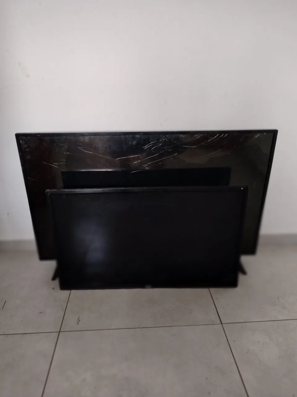 TVs com diaplay quebrado (somente placas funcionam)