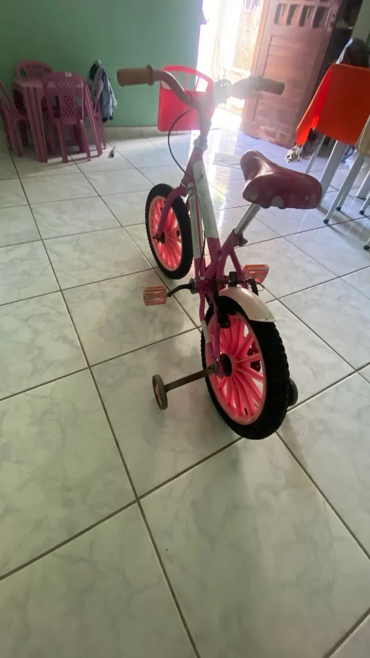 Bicicleta da Barbie rosa  - Foto 2