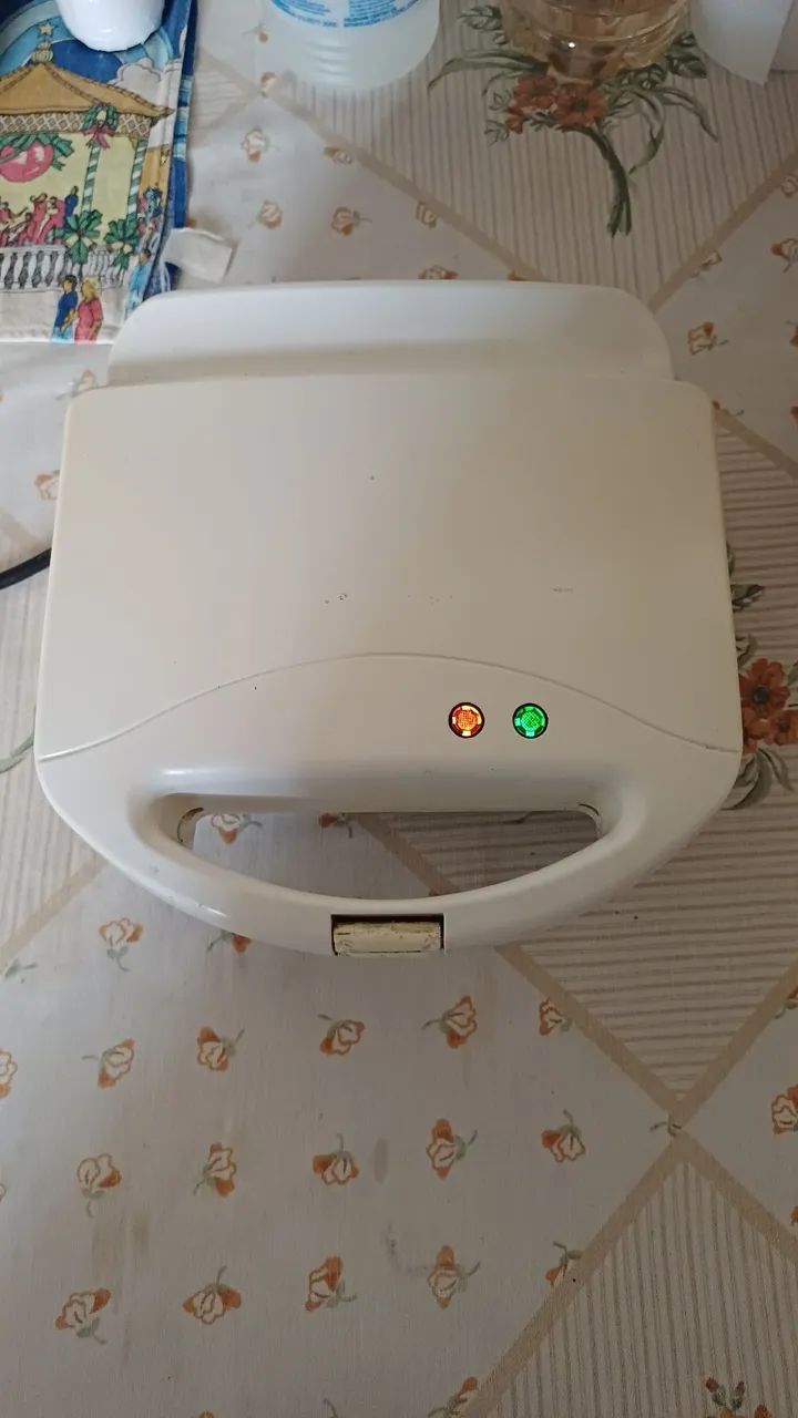 Sanduicheira Black & Decker (Mod. G600) - Foto 5