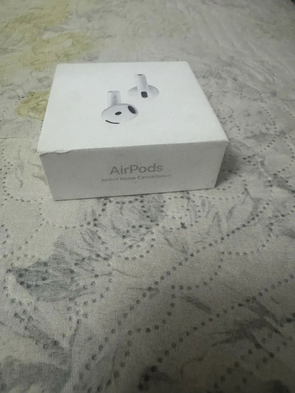 AirPods 4 com cancelamento de ruídos 