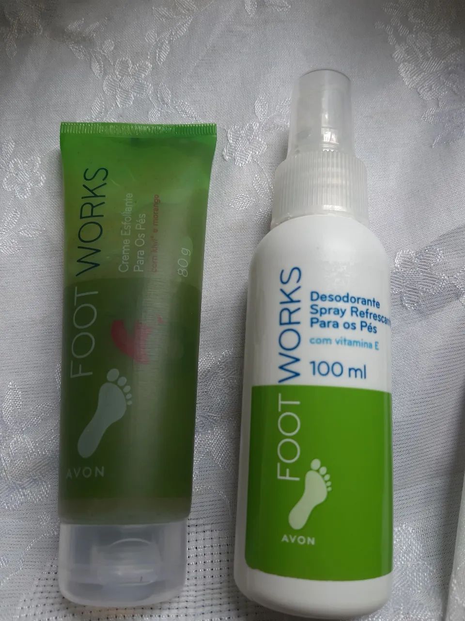 Kit Foot Works Avon - Creme Esfoliante e Spray Refrescante