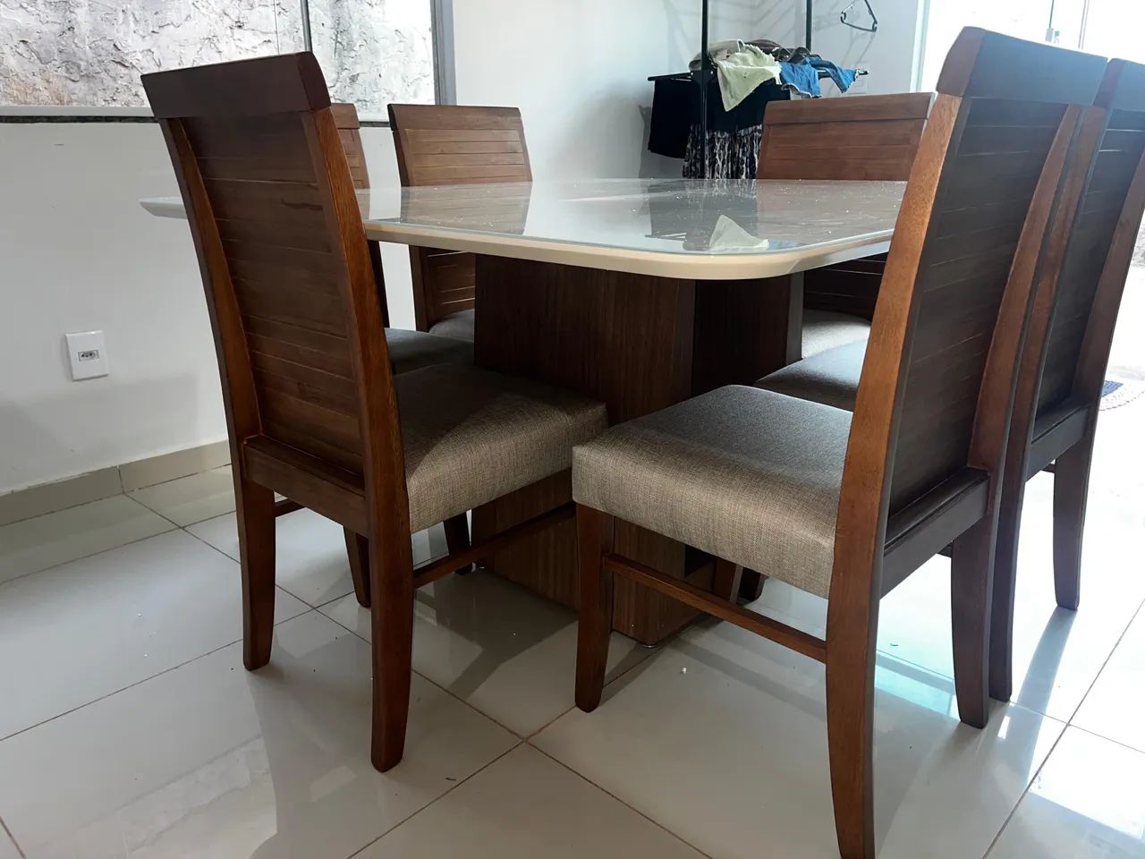 Mesa resistente de madeira pronta entrega nova  - Foto 3