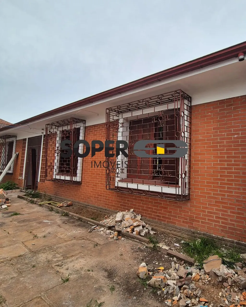 Casa Imóvel para aluguel tem 209 metros quadrados com 3 quartos em Cristal - Porto Alegre