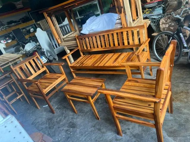 CONJUNTO NAMORADEIRA ENVERNIZADA