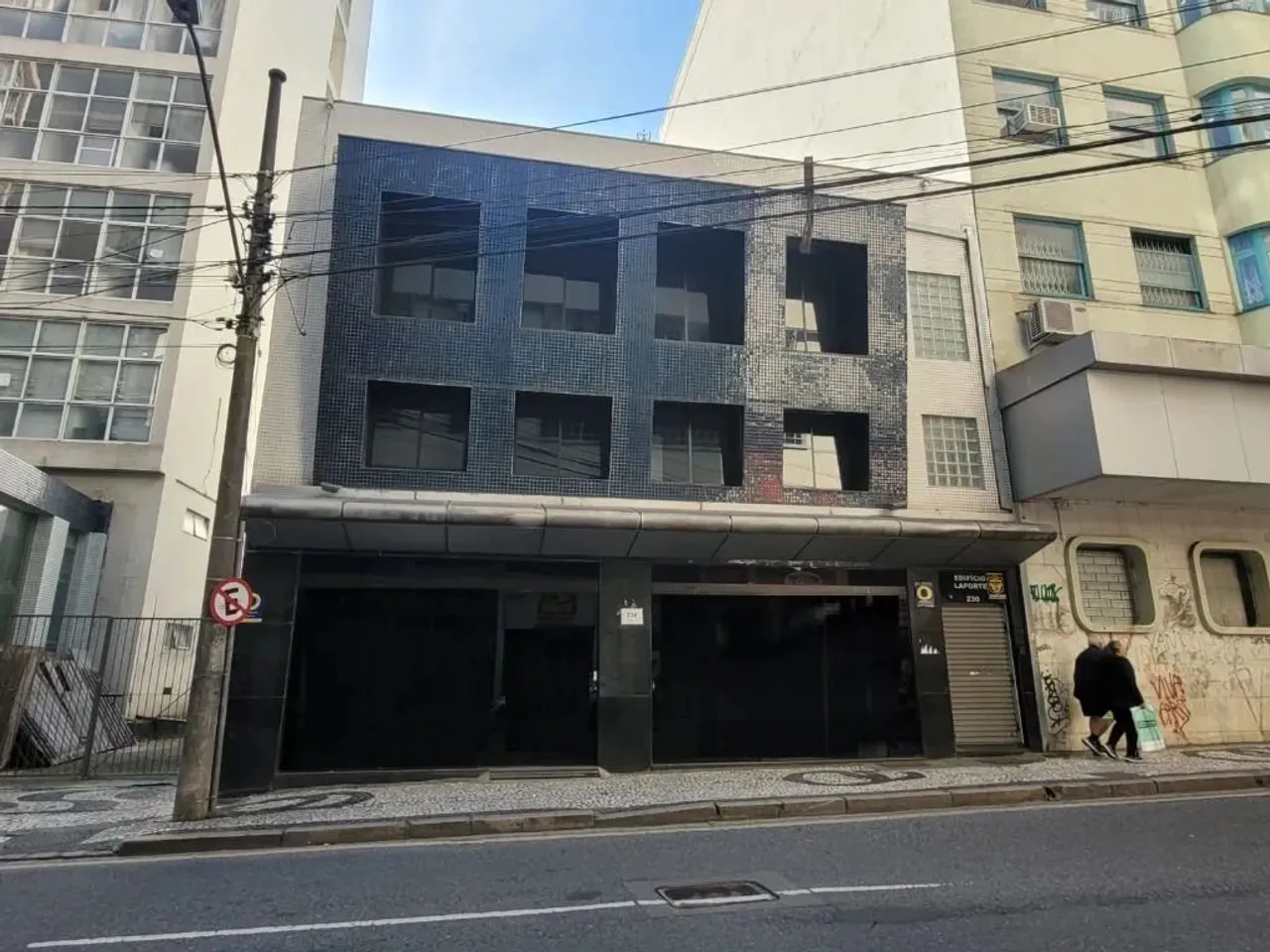 Sala para alugar no Centro de Curitiba com 128m² - SA0008-AND