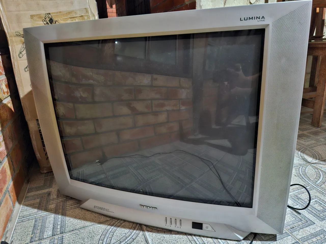 TV de tubo Semp Lumina Line Stereo