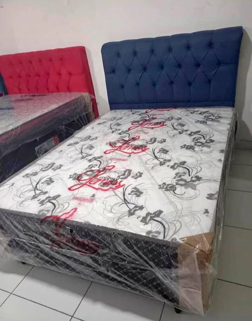 Cama box casal com a cabeçeira 