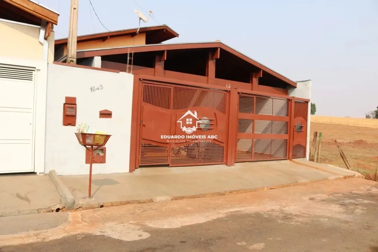 REF 10062 - Casa para Venda, com casas no quintal para renda, 260 m².