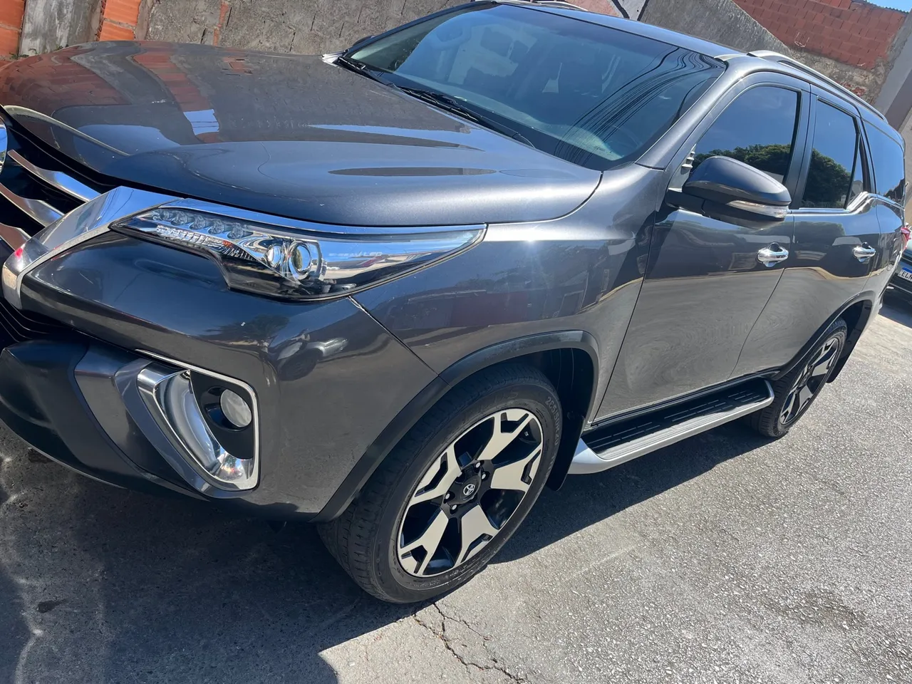 TOYOTA HILUX SW4 SRX 2.8 TD 4x4 AUT 2017