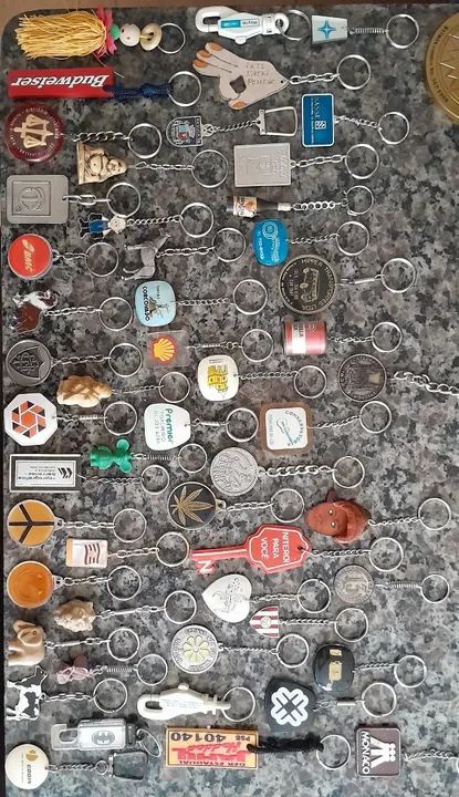 Coleção De Chaveiros Antigos 112 Peças - Foto 2