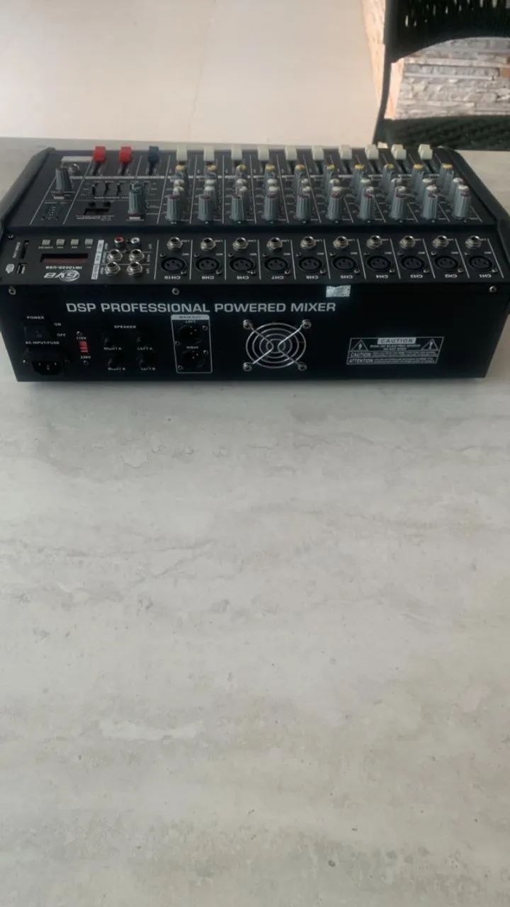 Mesa de som 10 canais perfeita GVB - DSP Powered mixer - Foto 4