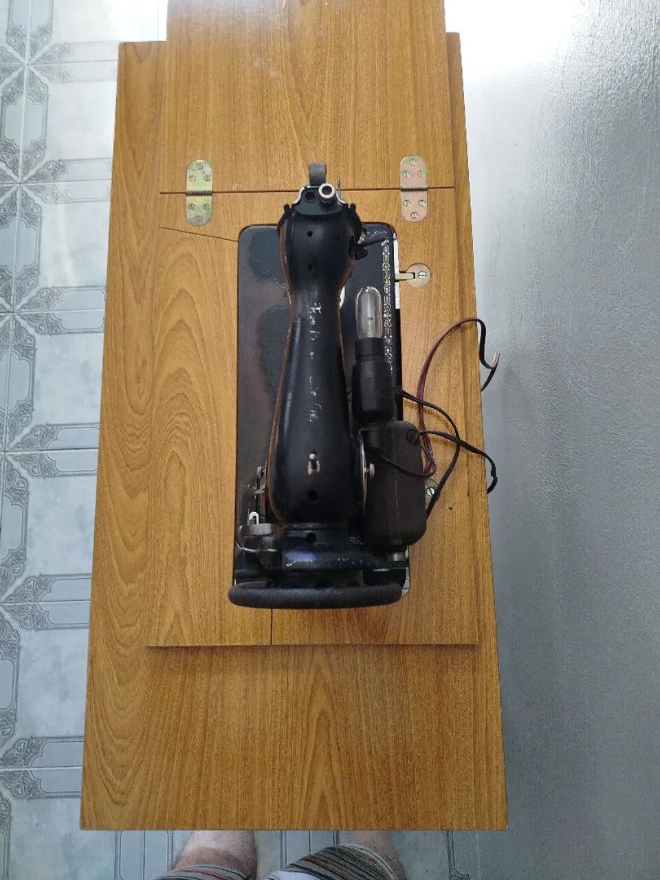 Máquina de costura antiga + pedal funcionando 65082763629186122