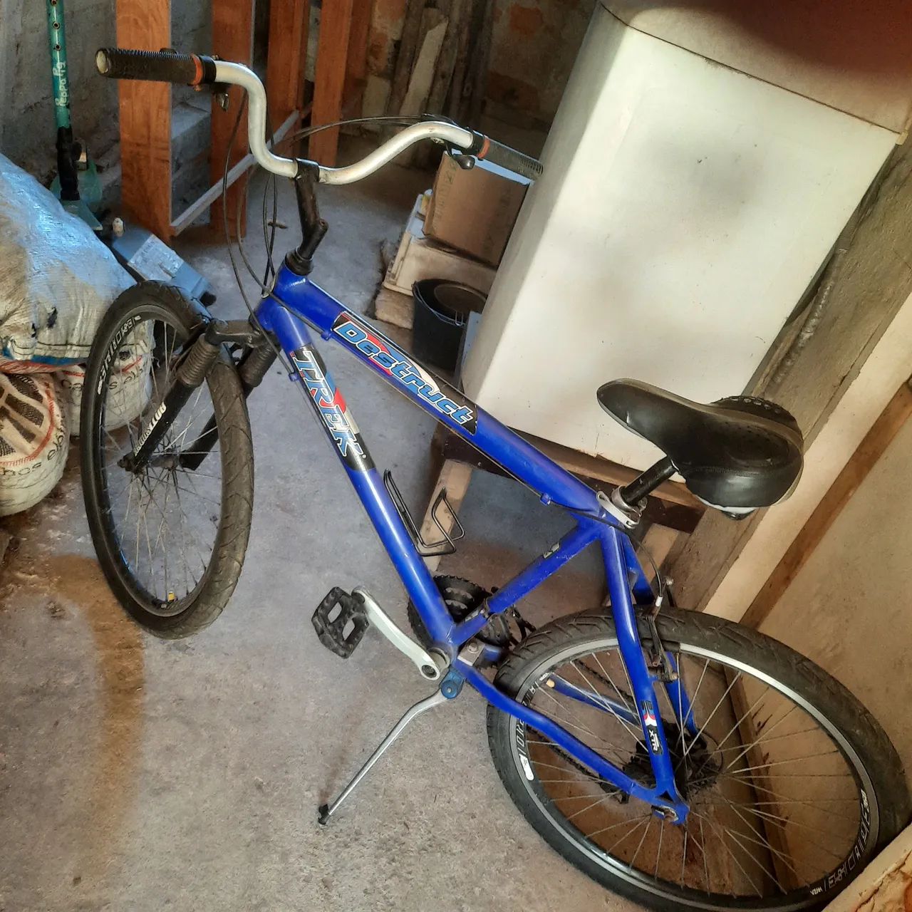 Vendo Bicicleta Aro 26 com Marchas - Foto 3