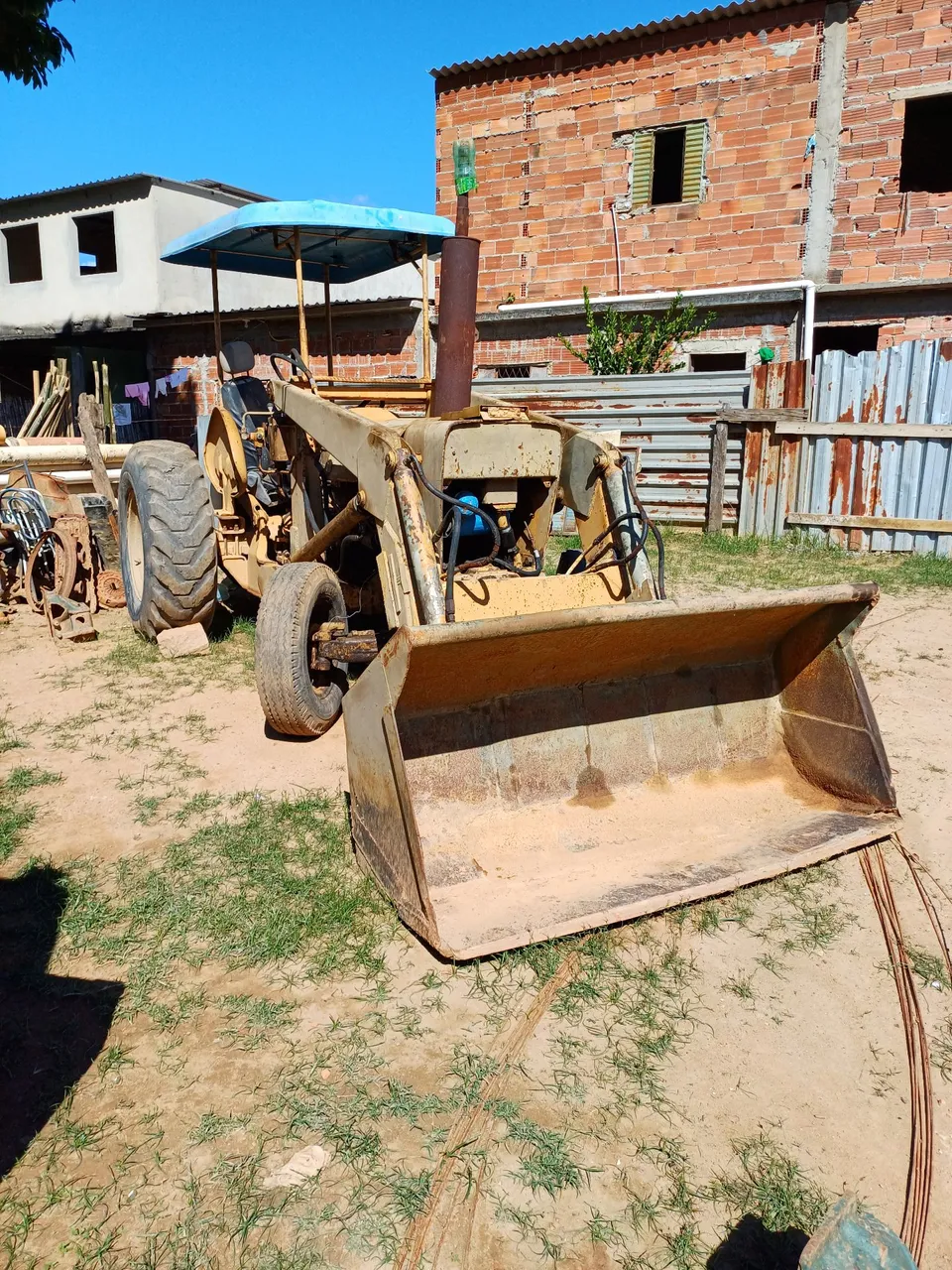 Trator Agrícola Pula-Pula Usado - Ótimo estado