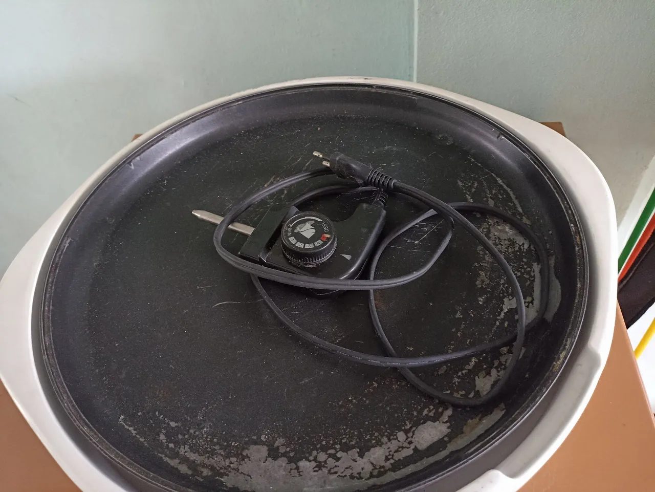 Chapa Elétrica Redonda - Ideal para diversos preparos!
