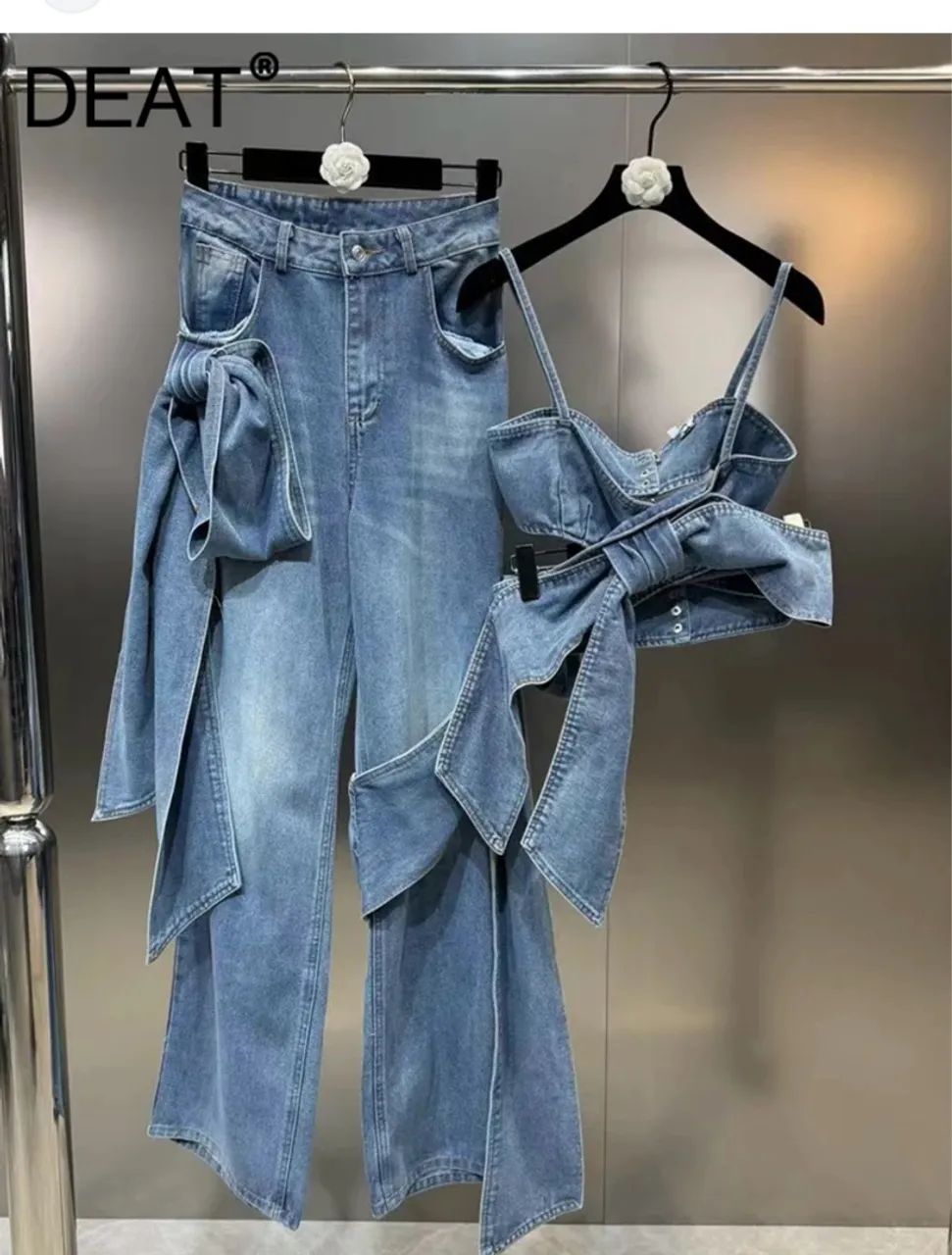 Conjunto Jeans Feminino com Detalhes em amarração de laço 