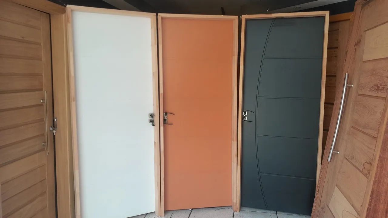 Portas 97x214mt  utimas peças parcelo até 10X no cartão sem juros  - Foto 3