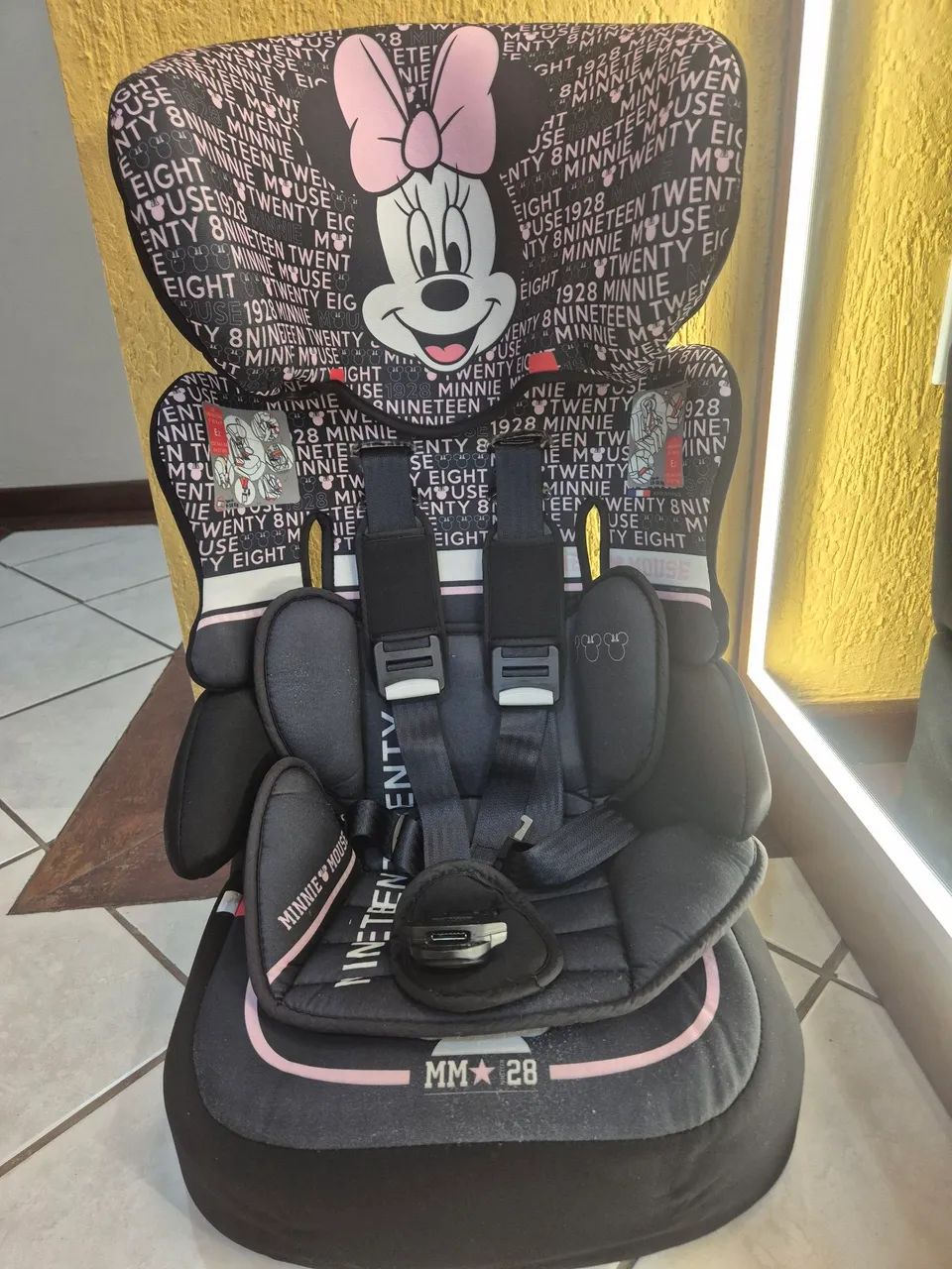 Cadeirinha de carro com assento Minnie Mouse