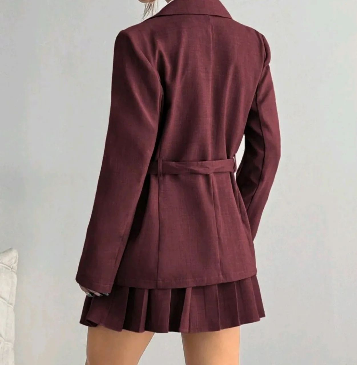Conjunto de blazer e saia plissada (Valor negociável) - Foto 2