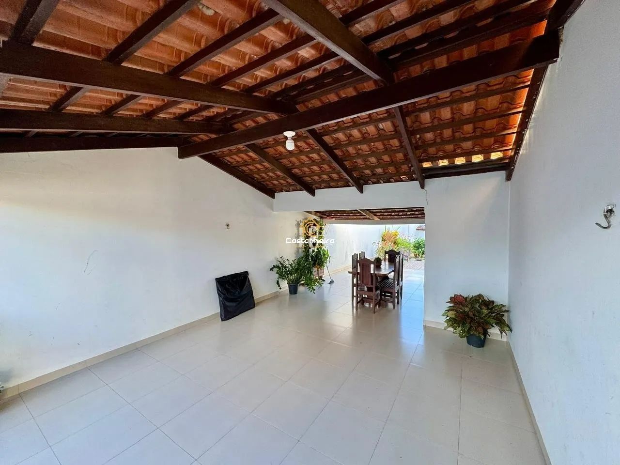 Casa com Edícula - 03 Quartos sendo 01 Suíte Plena - Plano Diretor Sul - Foto 3