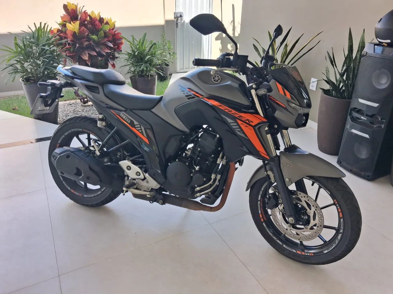 Vendo Fazer 250 2025