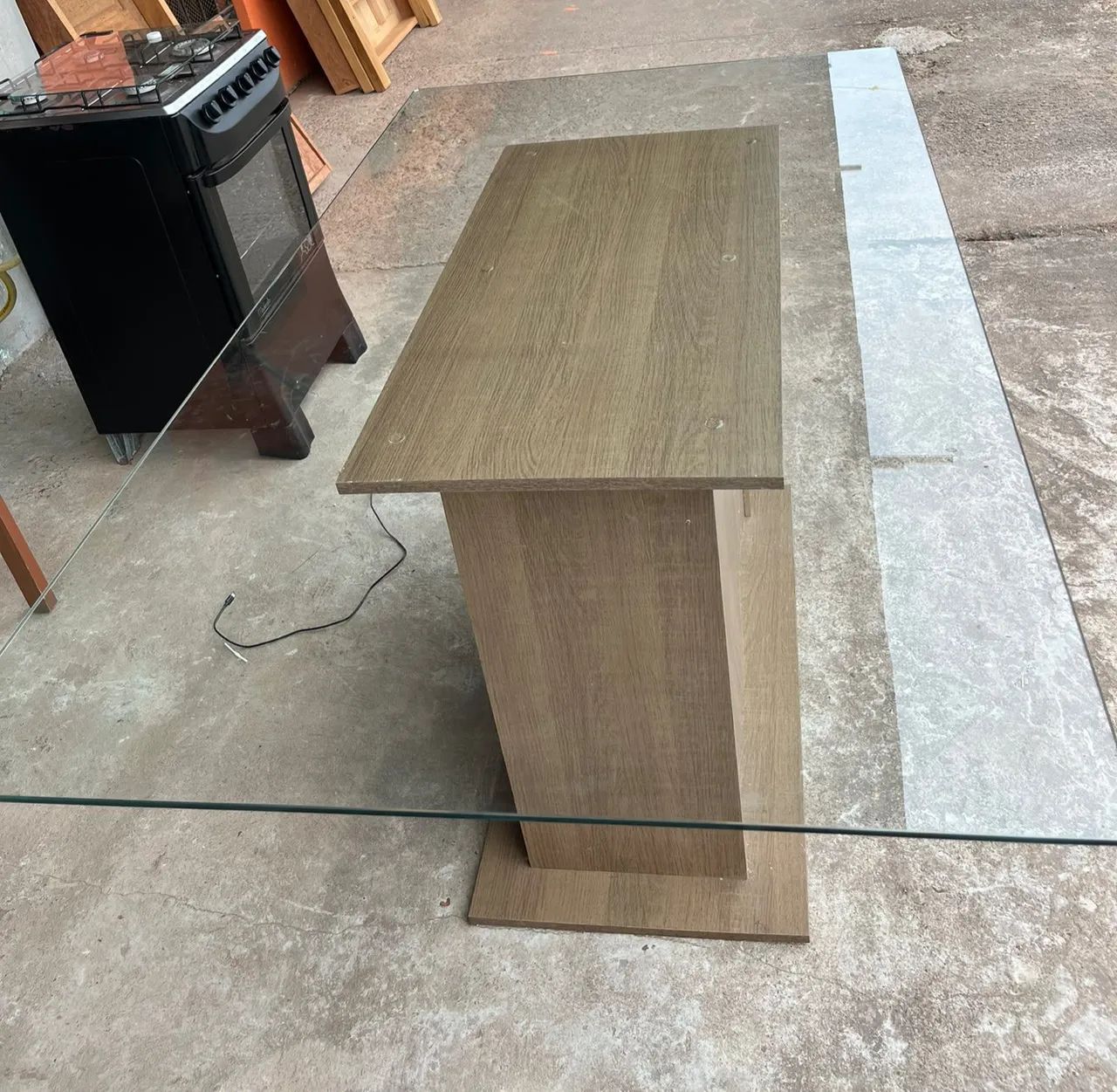 MESA DE VIDRO COM 4 CADEIRAS CONSERVADA - Foto 4