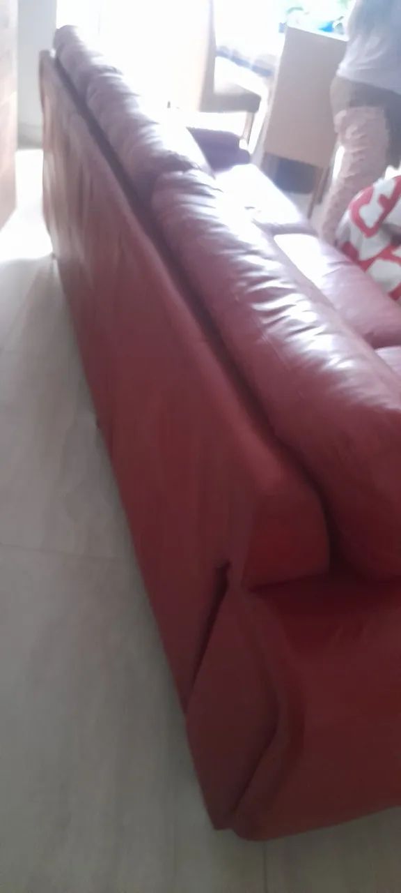 SOFA DE COURO LEGITIMO DE 5 LUGARES - Foto 2