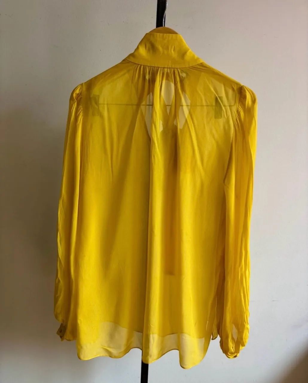 blusa seda animale amarela - Foto 4
