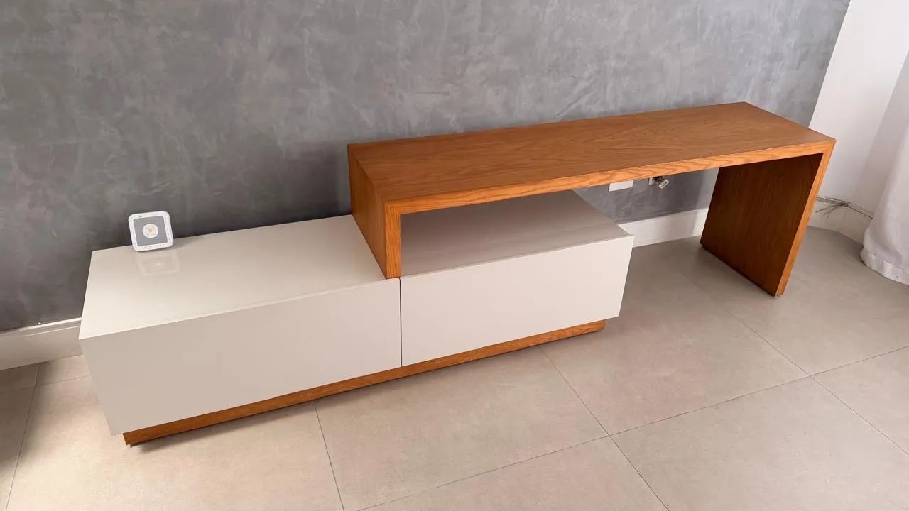 RACK EXTENSÍVEL PARA TV   