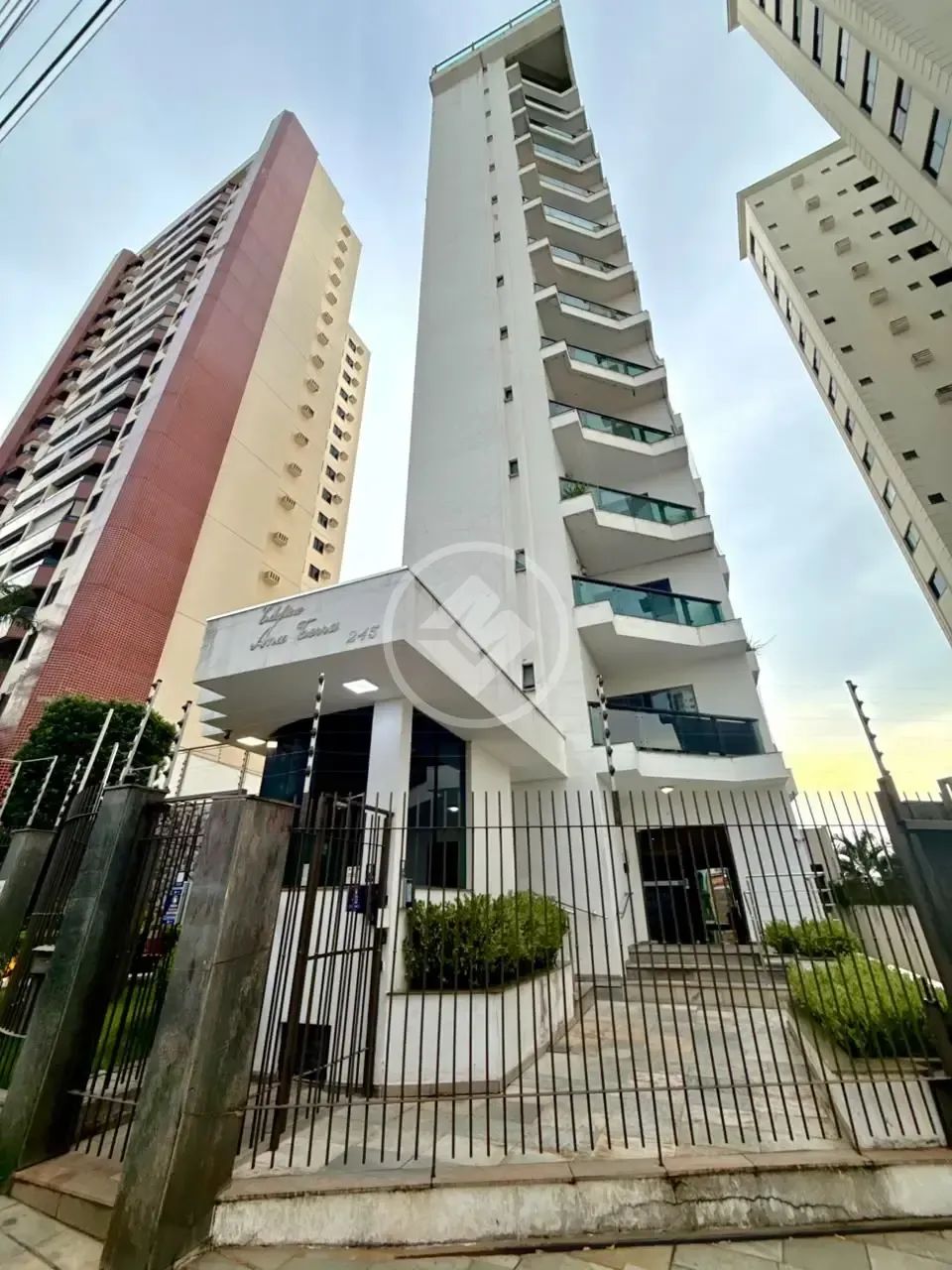 Apartamento de 170 m² sendo 3 suítes no Goiabeiras codigo: 381536
