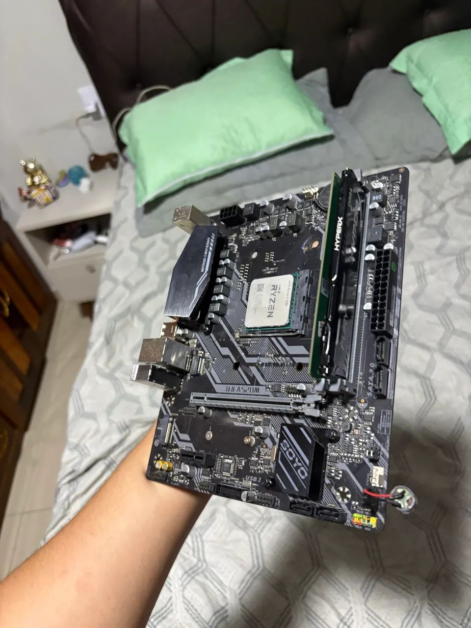 Kit placa mãe soyo a520m rz5500 e 16ram  - Foto 3