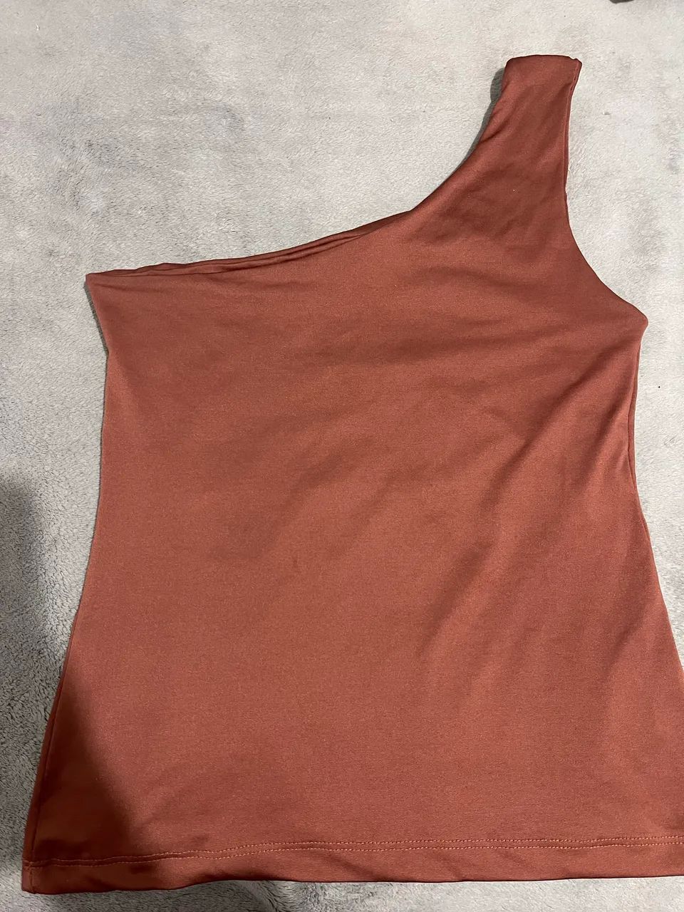 Blusa marrom com fivela dourada - Foto 3