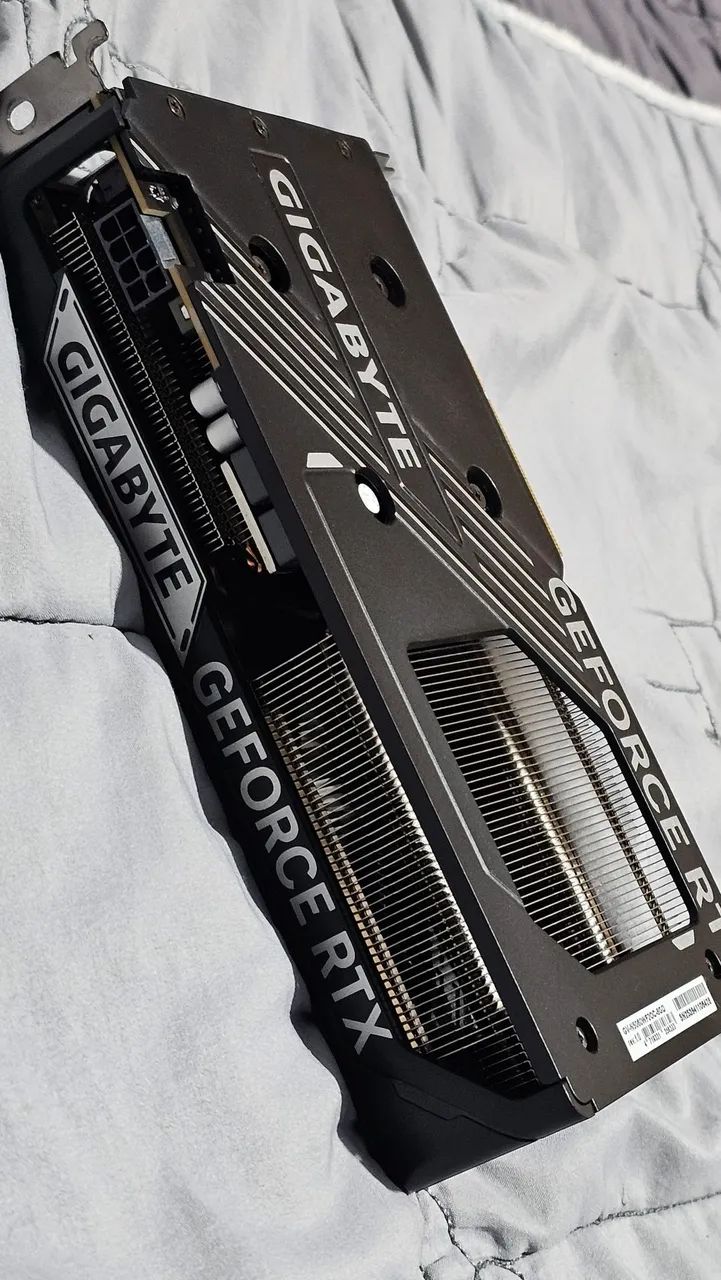 Gigabyte GeForce RTX 5060 - Foto 5
