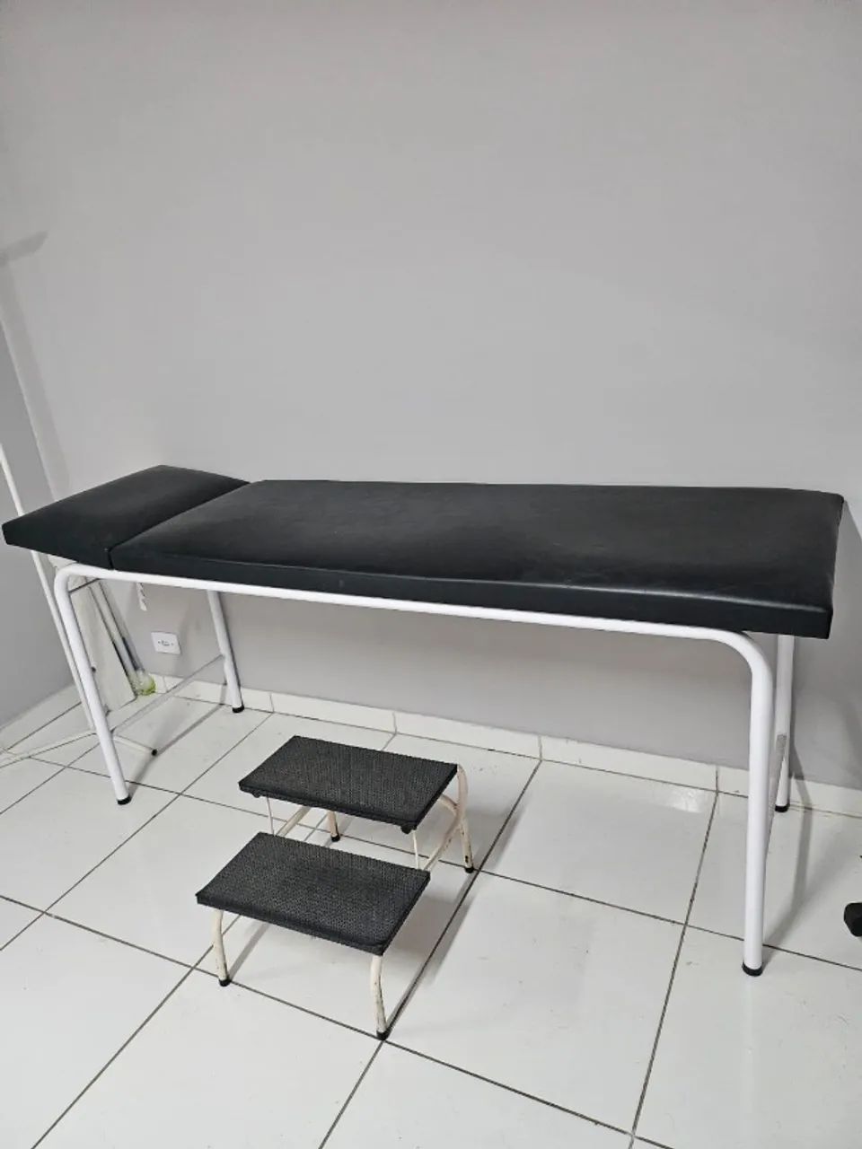 2 Macas de Consultório Médico