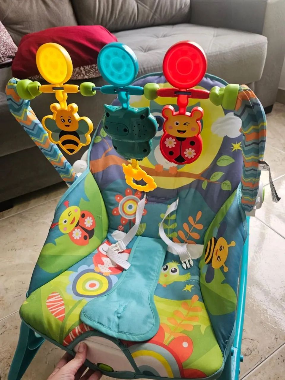 Cadeirinha de bebê semi nova  - Foto 2