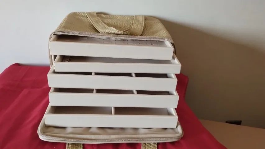 Bolsa para semijoias com 4 divisórias - Foto 2