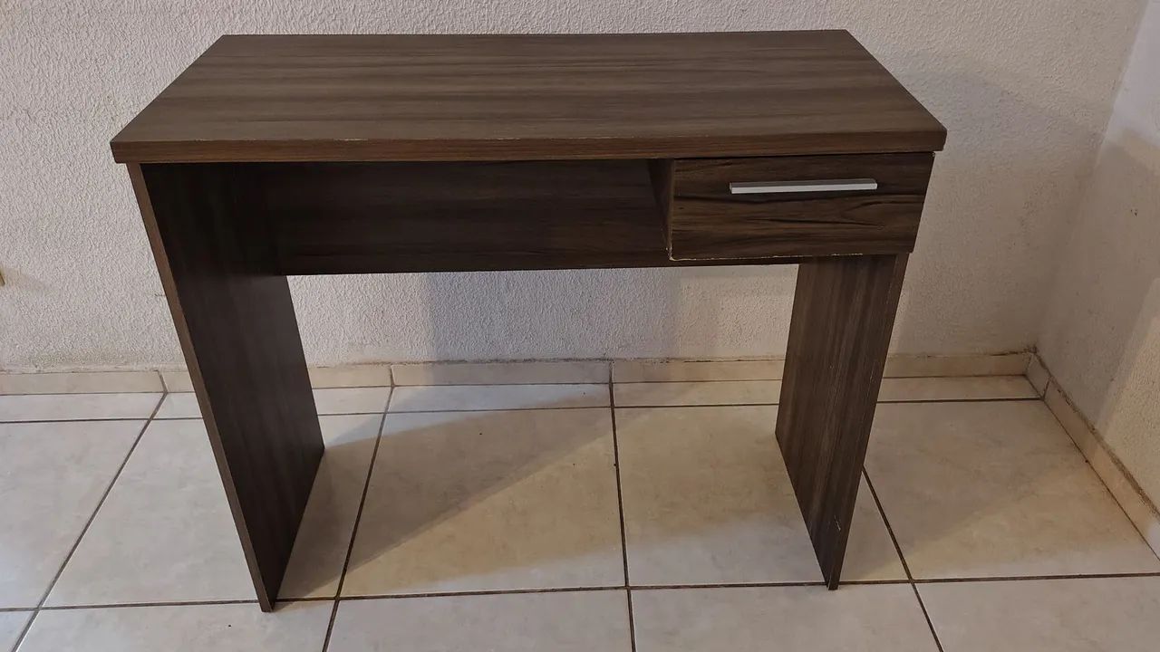Mesa/escrivaninha de estudos