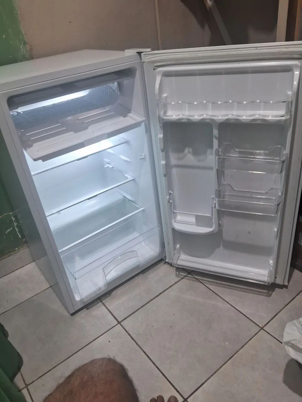 Frigobar Electrolux Seminovo.                           Faço entrega - Foto 5
