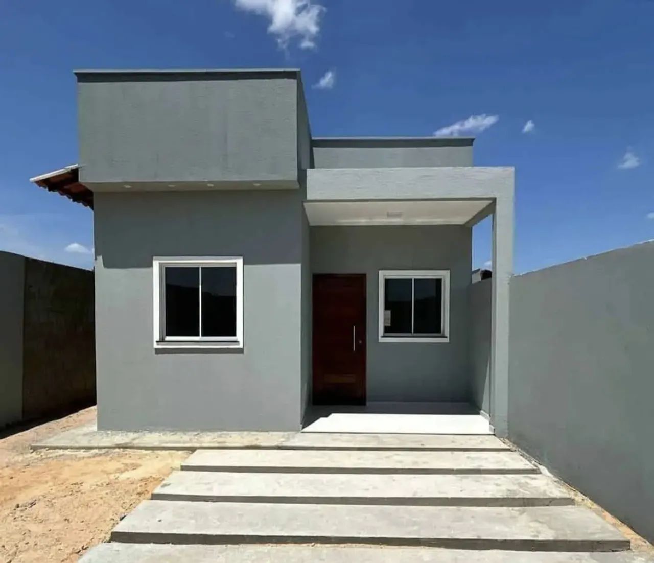 Vende-se casa nova 
