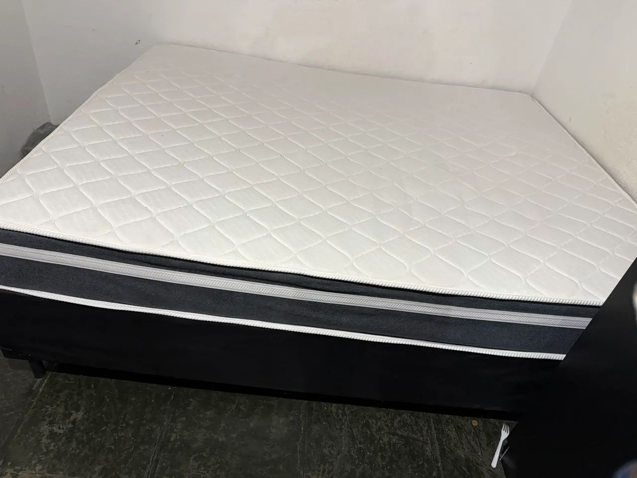 Vendo cama queen casal nova - Foto 2