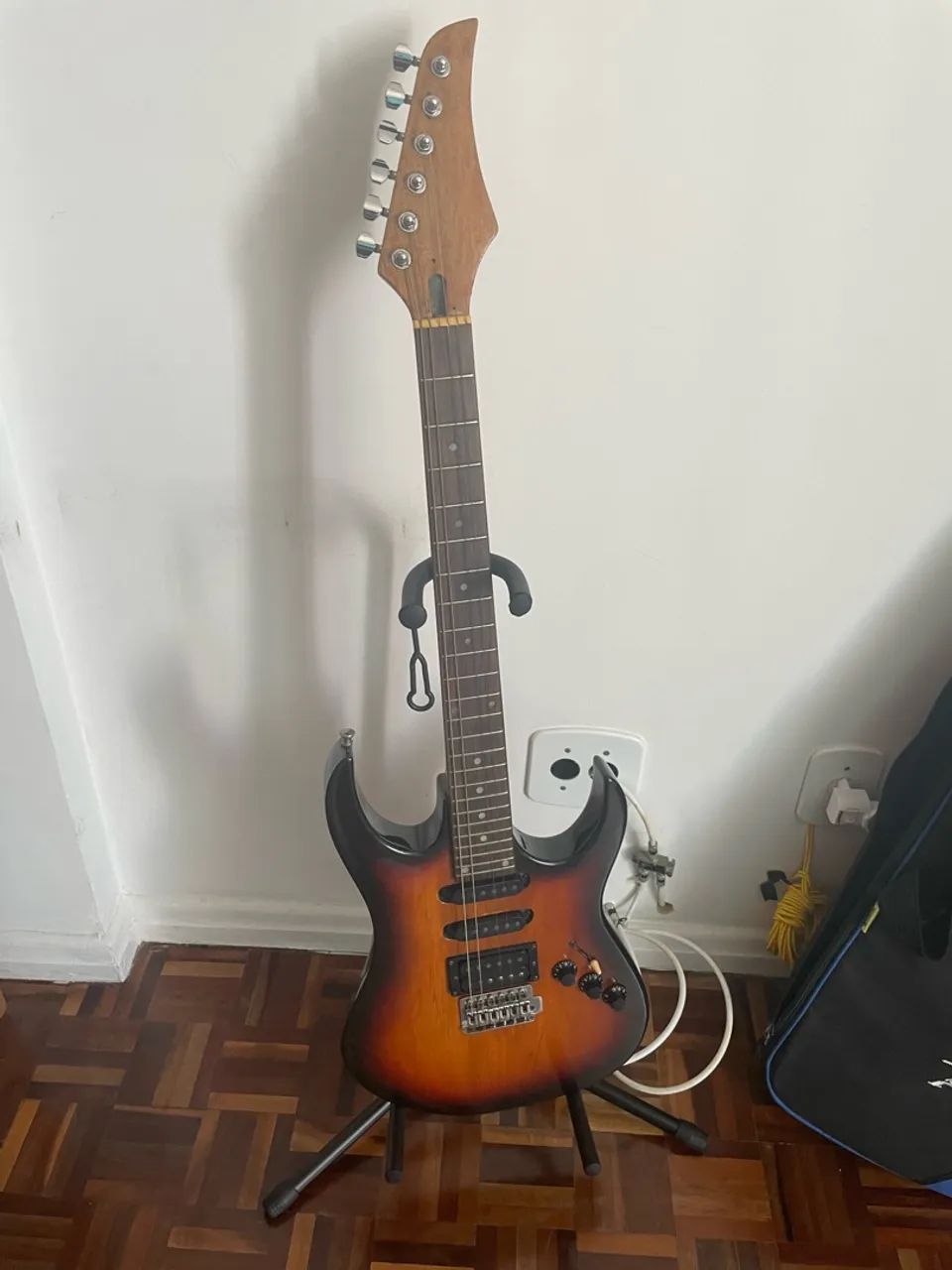 Guitarra superstrato (S.S.H) sunburst - Foto 3