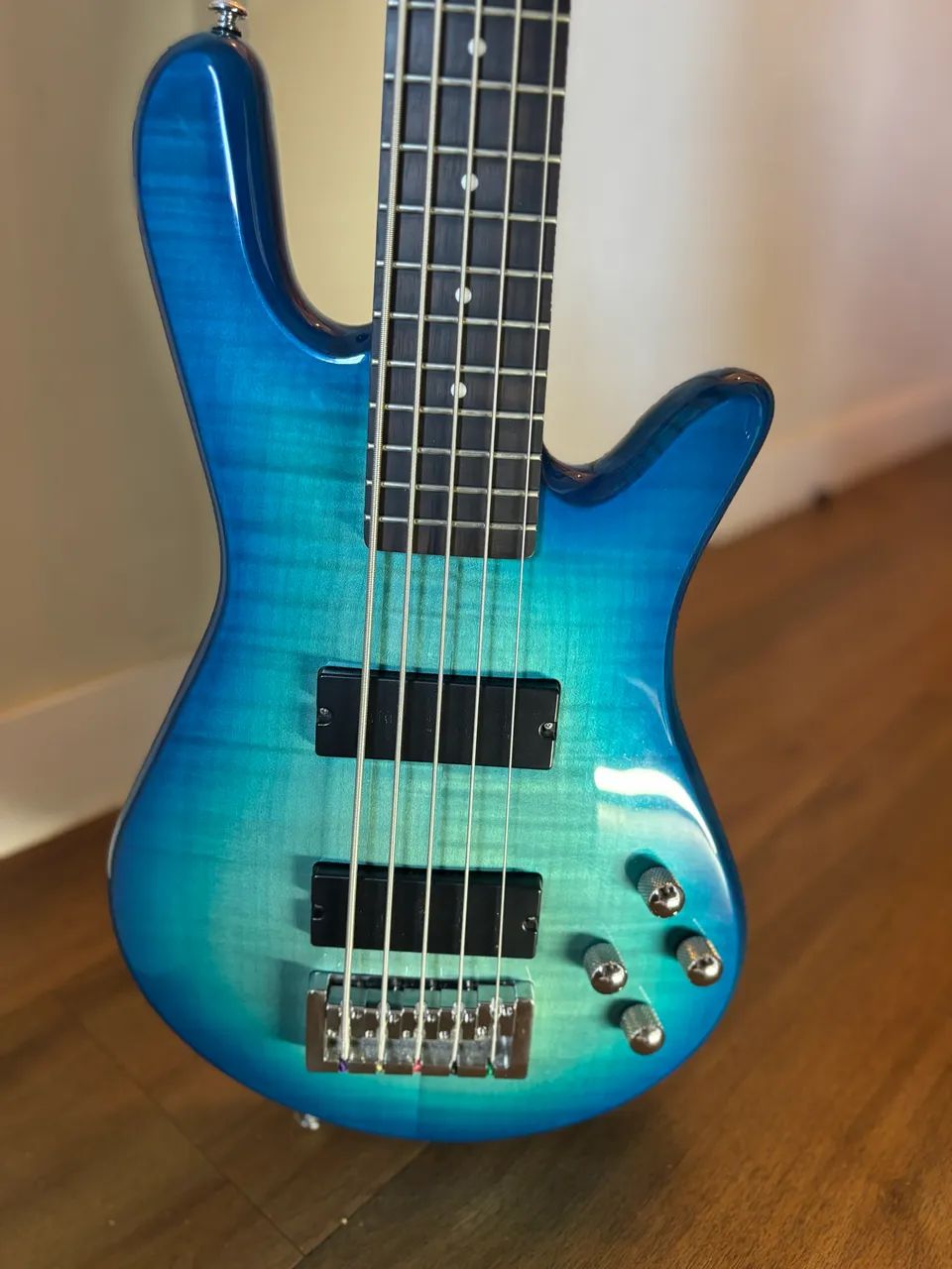 Baixo Spector Legend 5