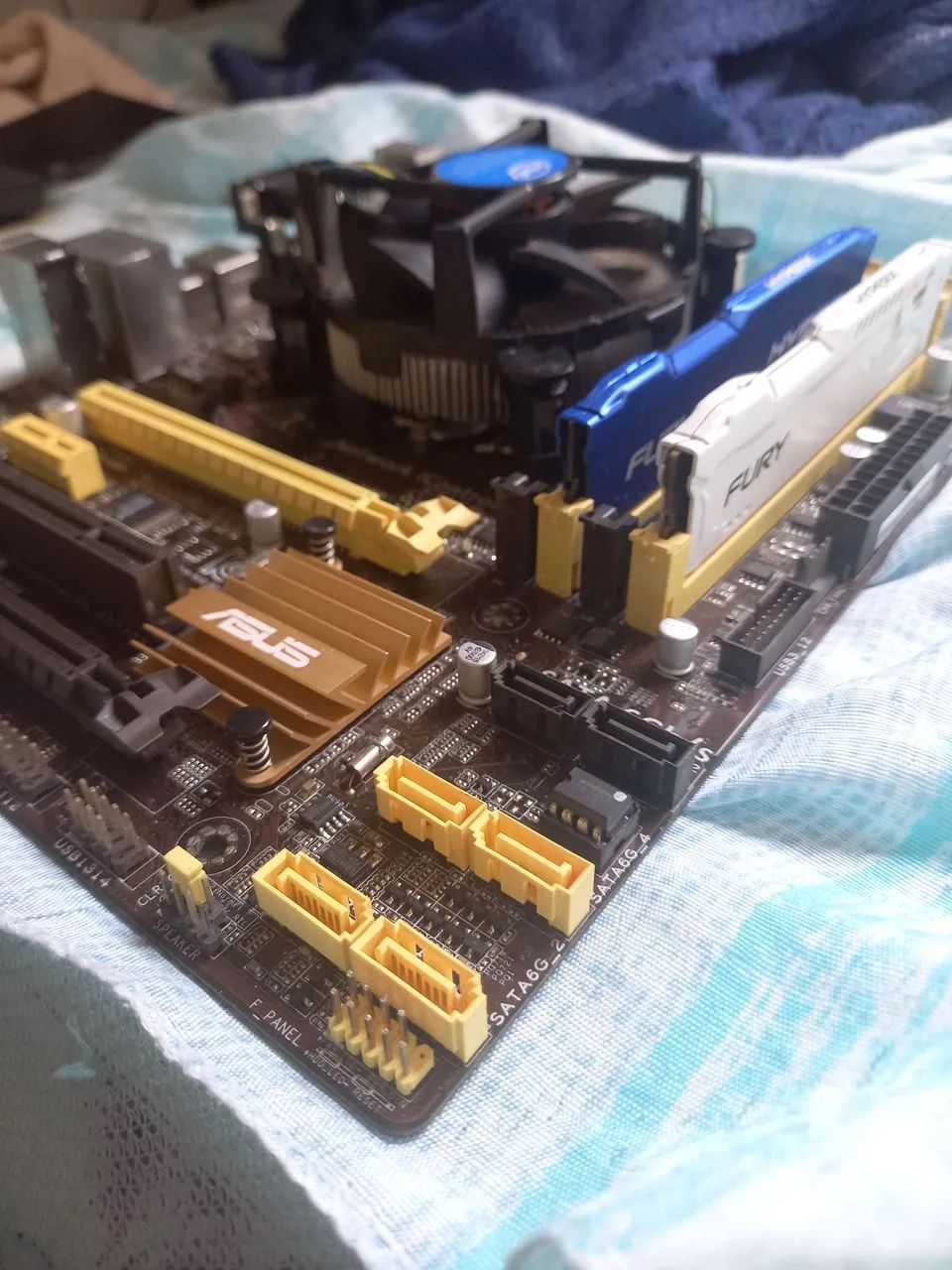Kit upgrade i5 4460, Asus b85m, 12gb de RAM Hyperx 1600mhz - Foto 3