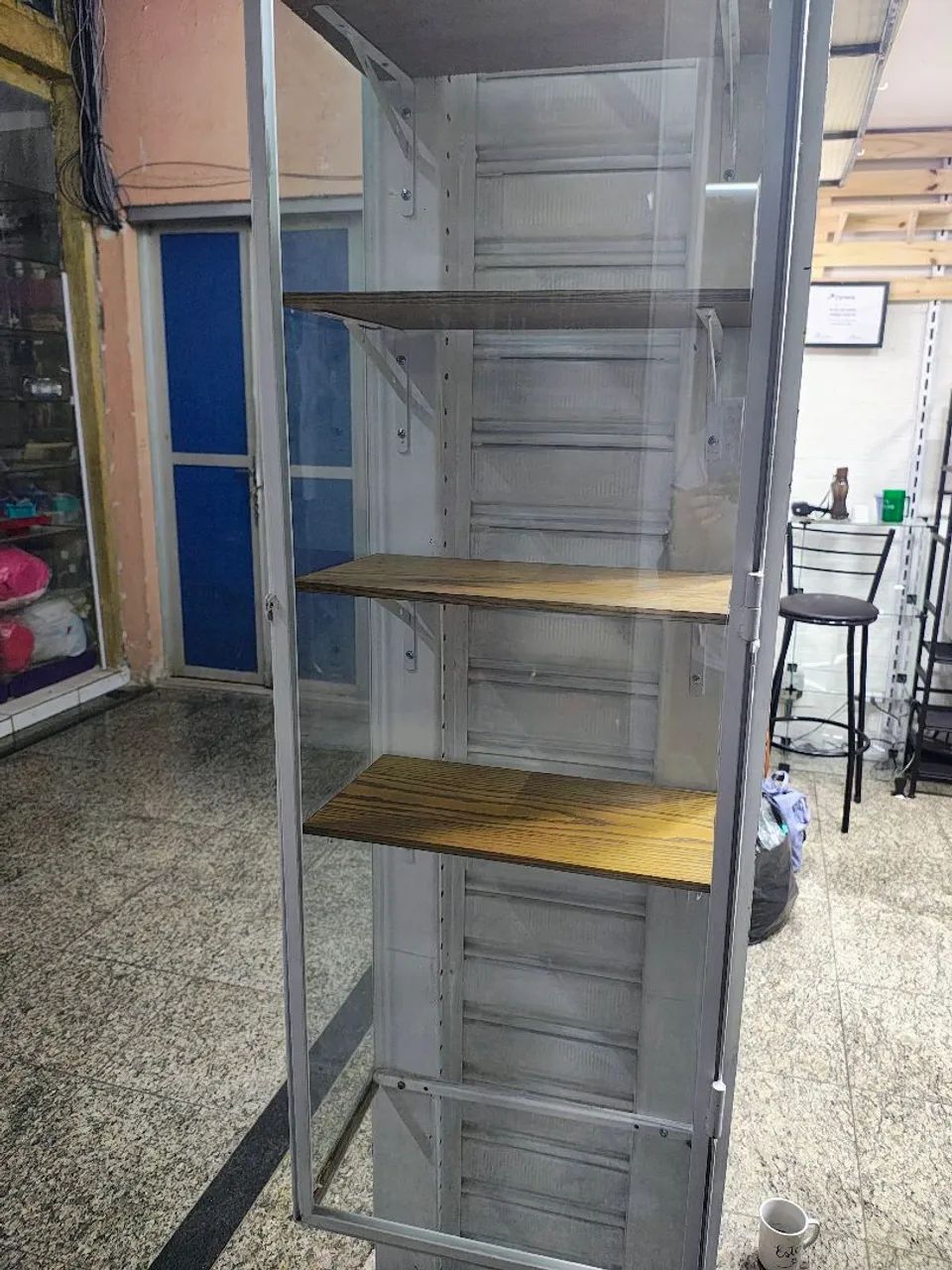 Expositor de vidro com 4 prateleiras. - Foto 4