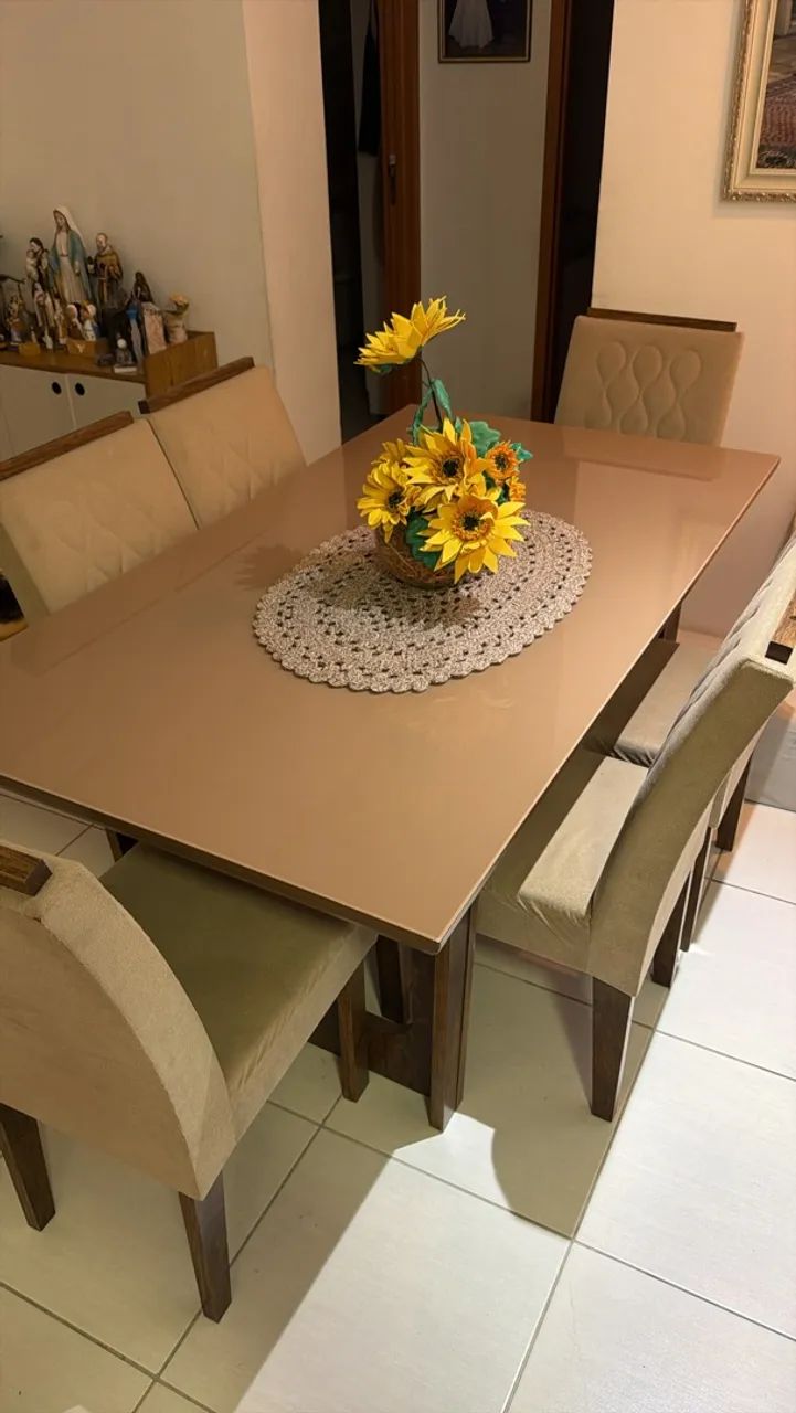 Mesa Retangular 6 cadeiras semi nova 