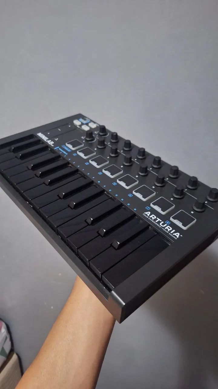 Teclado arturia minilab MKII 