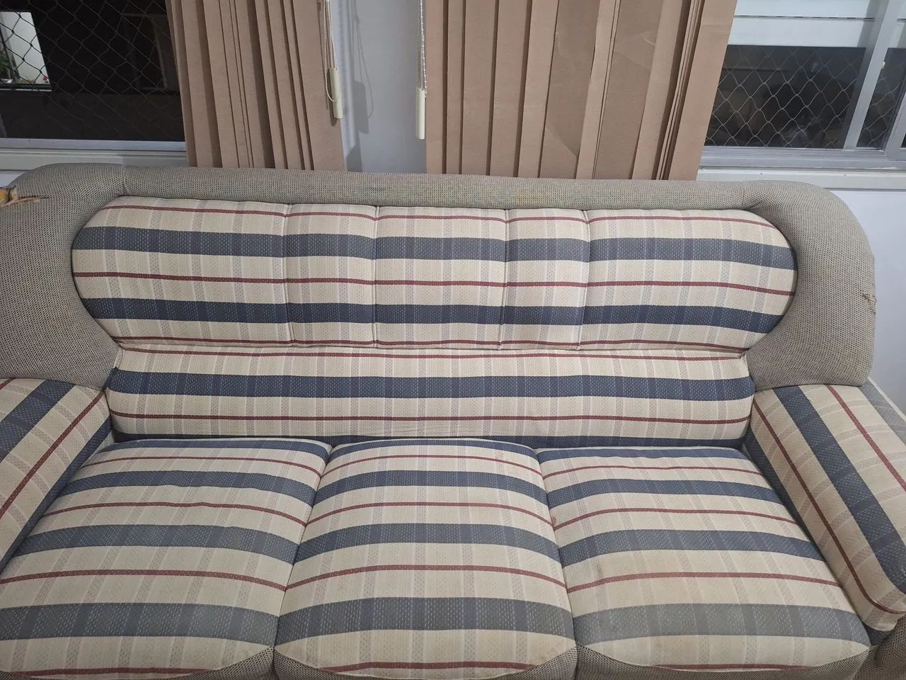 Sofá 3 lugares - Foto 3