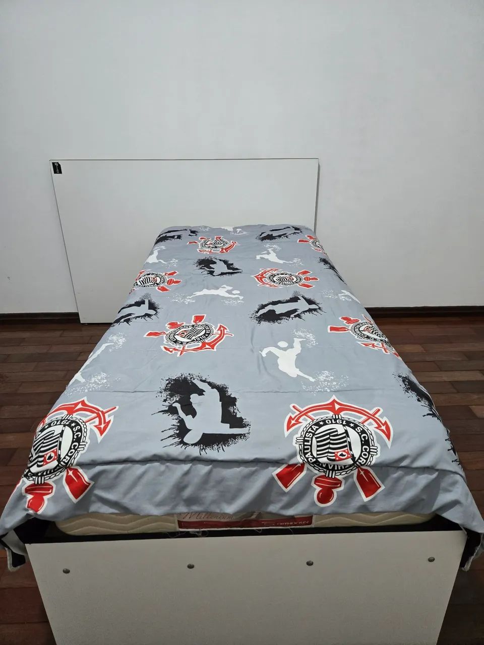 Cama solteiro 
