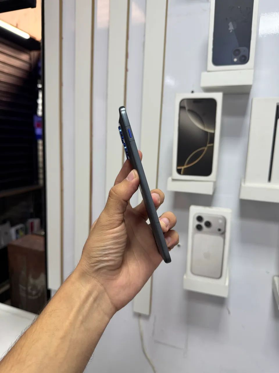 MOTO EDGE 70 - 512GB / 12 RAM  - Foto 4
