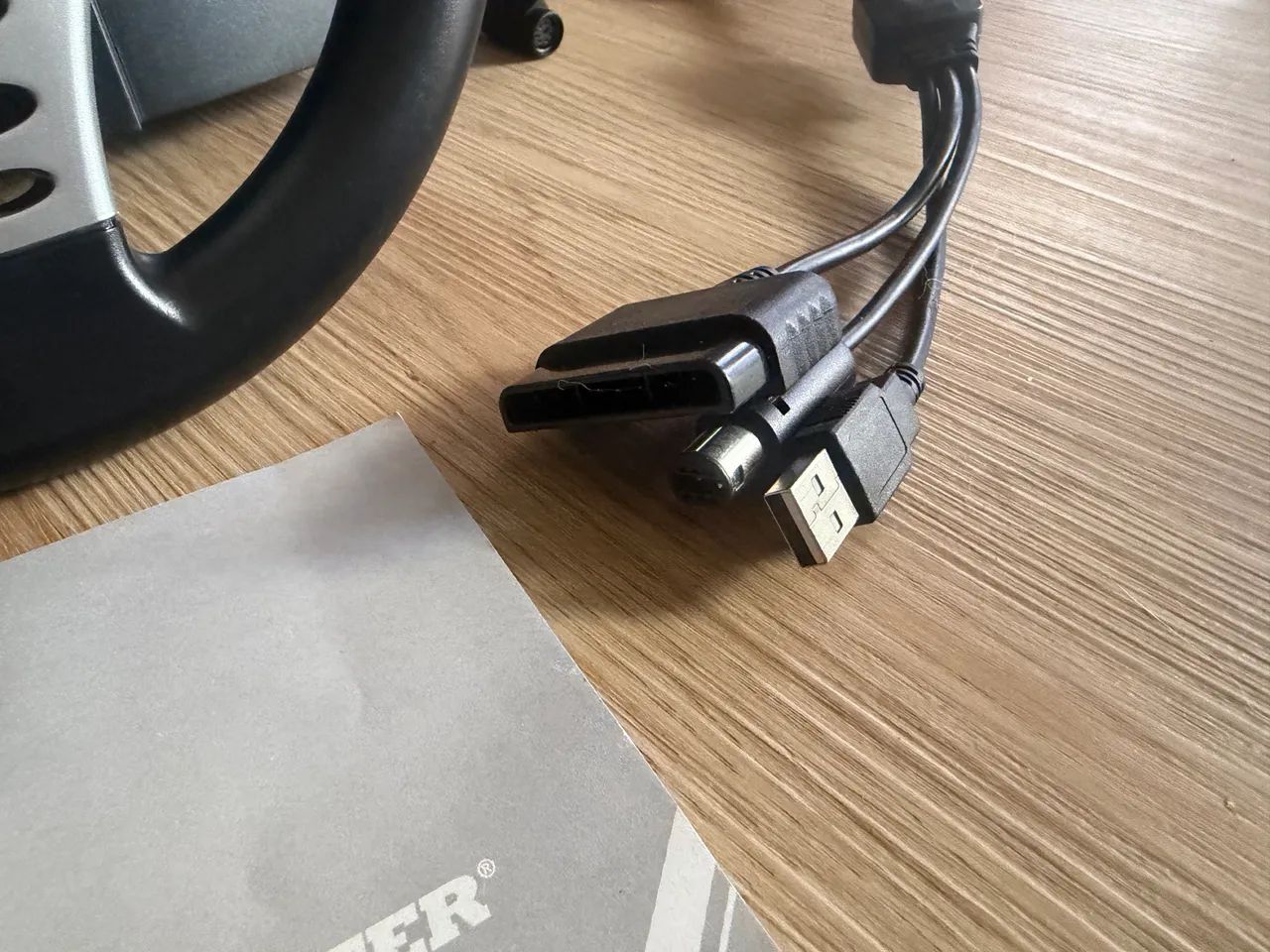 Volante Thrustmaster Ferrari Universal Challenge Completo na Caixa  - Foto 4